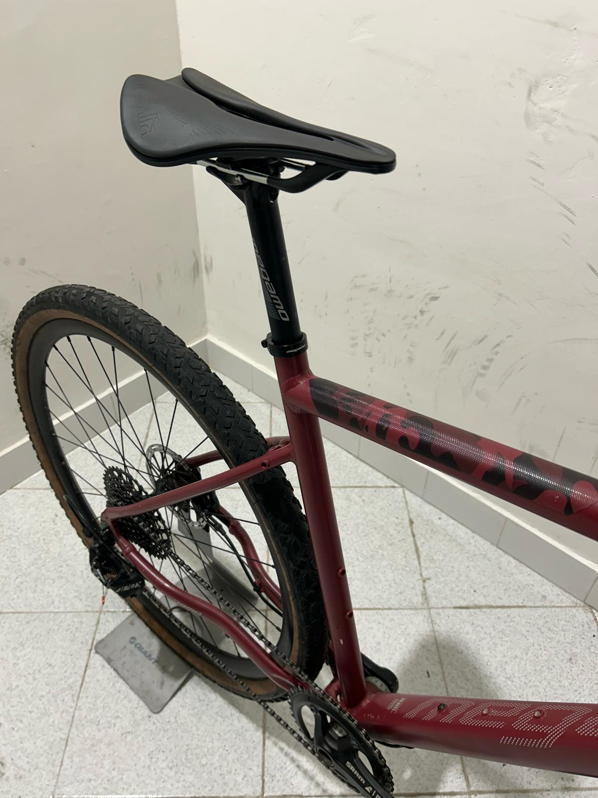 Megamo Jakar taglia M - Usata